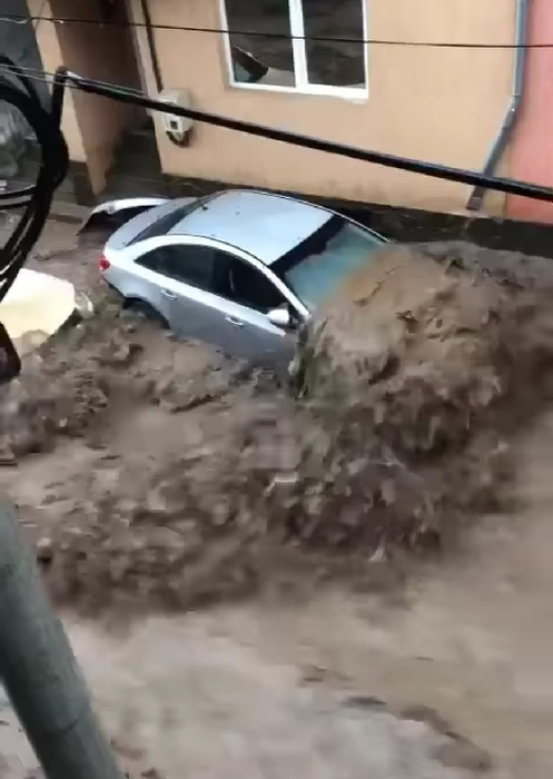 Râurile au ieșit din matcă/ Foto: Facebook
