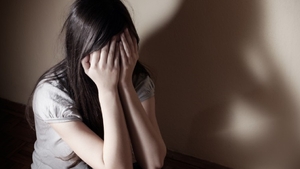 Scenariu horror în Iași, după ce un bărbat și-a bătut propria fiică și a legat-o de pat. Ce motiv a avut