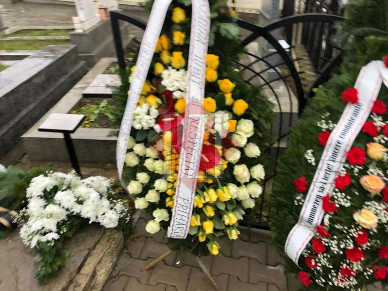 S-a aflat cine l-a găsit spânzurat pe părintele Liviu Crauciuc. Soția lui a lipsit de la înmormântare, dar a trimis o coroană cu flori pe care a scris un mesaj sfâșietor