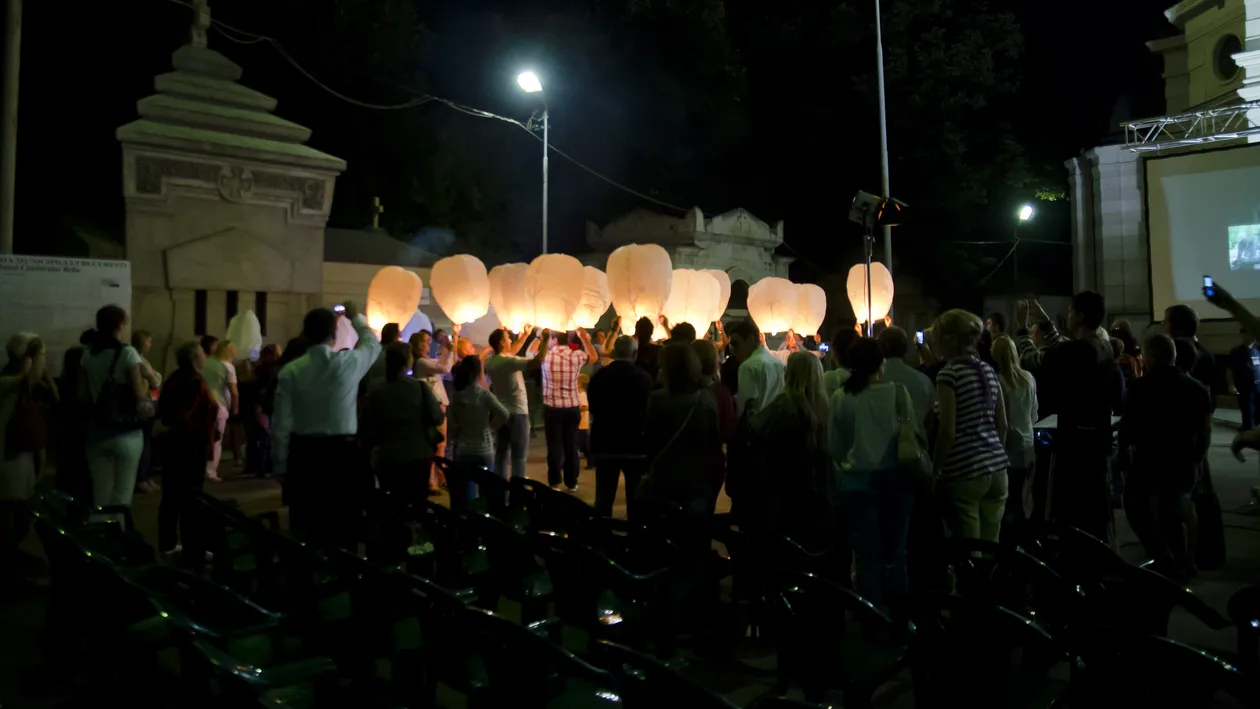 Bellu luat cu asalt de sute de bucuresteni! Vezi cum a fost pregatit cimitirul artistilor!