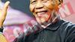 Amy i-a aratat sanii lui Nelson Mandela