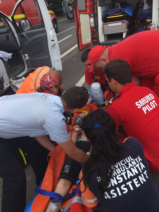 Trei persoane rănite, între care un adolescent în comă, în urma unui accident lângă Costinești. Tânărul, preluat cu elicopterul SMURD