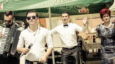 Mărturisiri care îţi sfâşie inima! Gestul impresionant făcut de mama lui Sergiu Curcă la înmormântarea artistului care s-a sinucis. Toţi cei prezenţi au rămas marcaţi pe viaţă