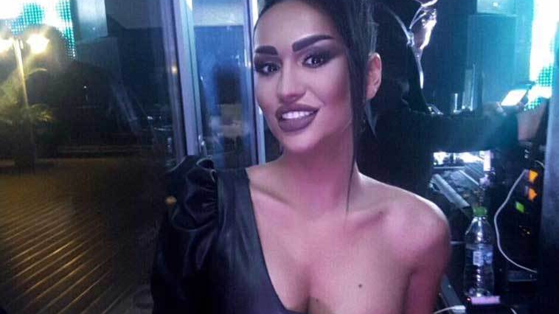 Margherita de la Clejani, extrem de sexy cu ocazia zile de naştere. Cum s-a fotografiat bruneta