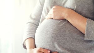O gravidă a intrat în comă din cauza COVID-19. Ce s-a întâmplat când s-a trezit. "Îmi arătam burta cu degetul și..."