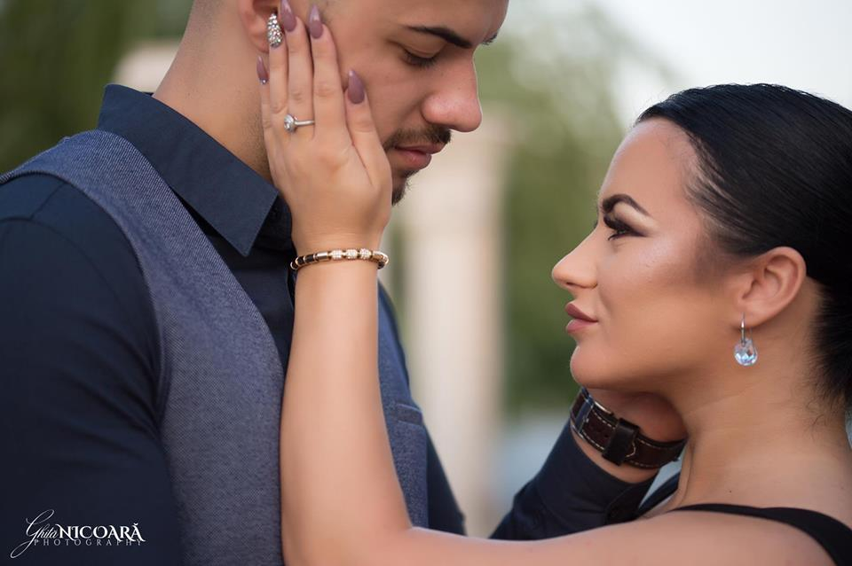 Anunţul făcut de cea mai sexy cântăreaţă de muzică populară: ”Am încetat să iubesc!”