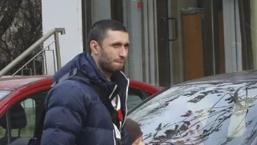 Dragos Bucur, de mana cu Suri Cruise de Romania! A dus-o la o clinica din Bucuresti