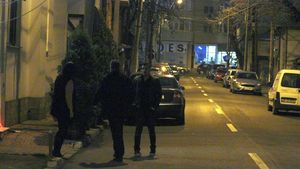 Băieţii Ilenei Ciuculete au ajuns în Bucureşti. Cei doi au dat uitării certurile cu mama lor