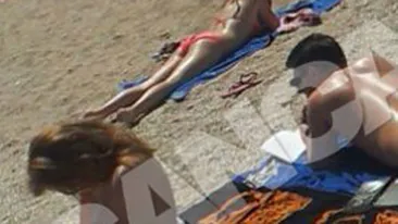 Daca zici 1 Mai si Vama Veche zici automat si ...NUDISTI! Primele fotografii cu exibitionistii care s-au bronzat fara nicio rusine