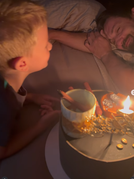 Cum l-au surprins Gabriela Prisăcariu și Tiago pe Dani Oțil, de ziua lui de naștere. Imagini emoționante!