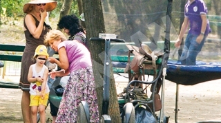 Familia Banica a dat navala in parc!