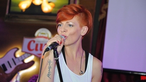 Dana Nalbaru si-a schimbat look-ul. Cum arata acum cantareata: "Jos palaria"