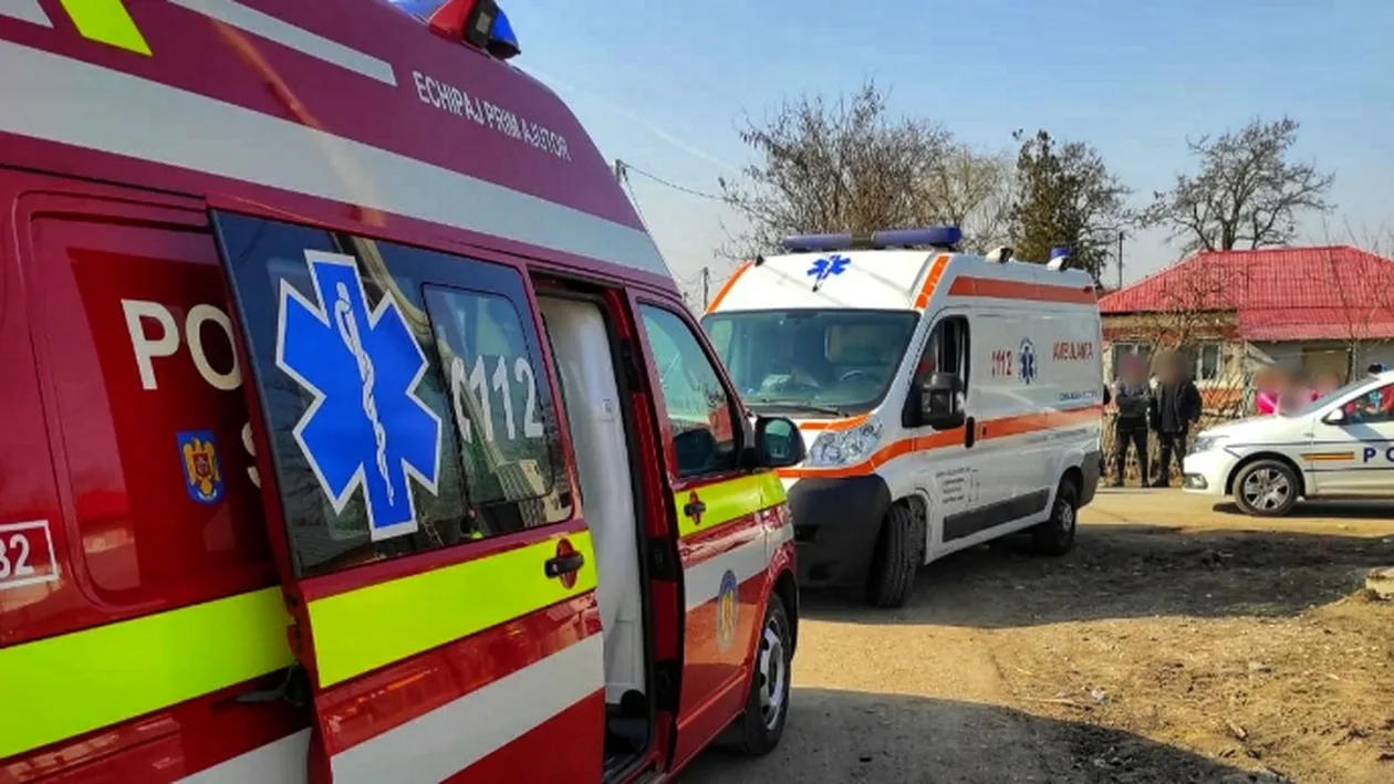 Un șofer începător a provocat un accident grav! O femeie și un copil de 9 luni au fost loviți de un autoturism