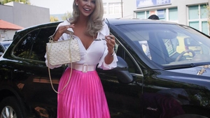 BIANCA DRĂGUŞANU a făcut publică o fotografie din liceu, iar fanii au reacţionat imediat:”Nu te recunoştea niciunul dintre colegi“