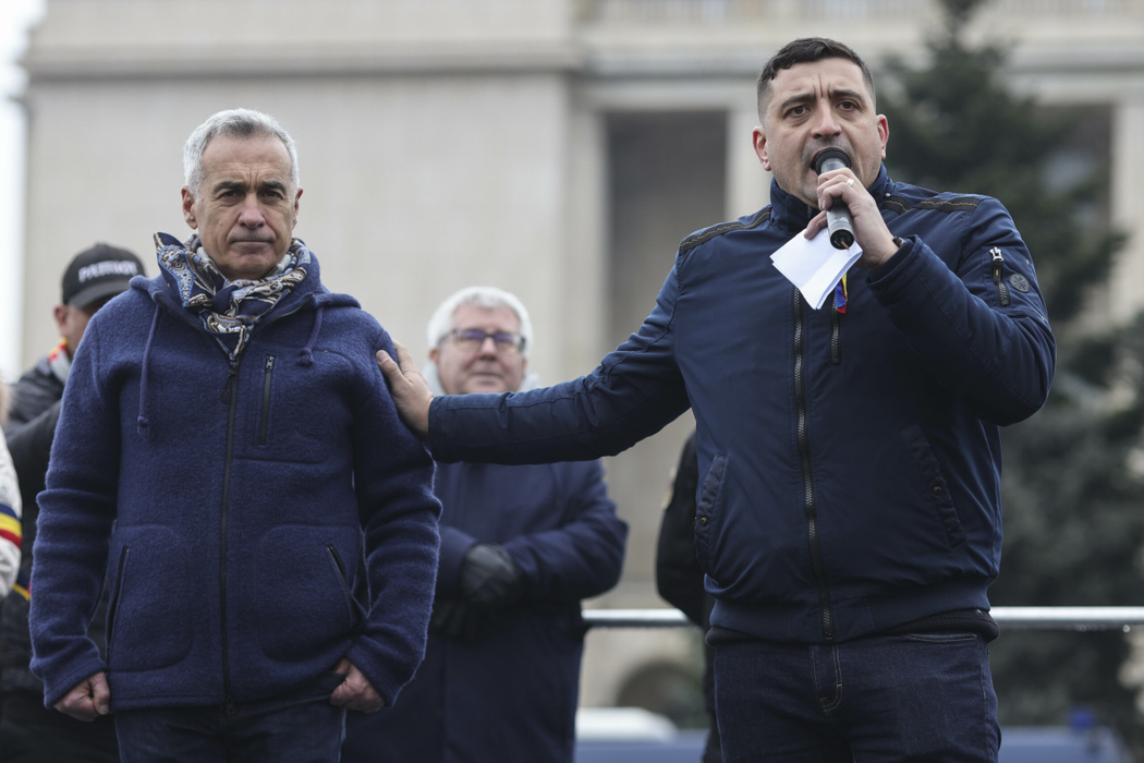 Călin Georgescu și George Simion merg împreună la vot/ Sursa foto: Inquam Photos/ Octav Ganea