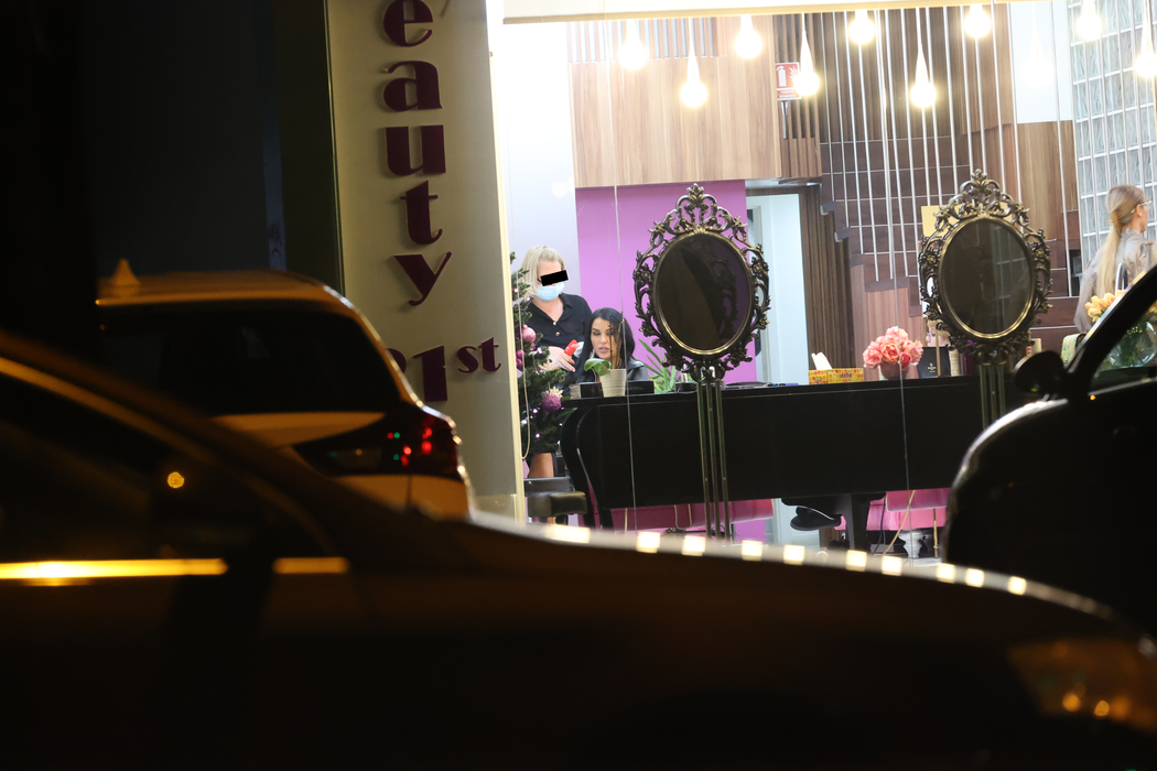 Fosta asistentă TV s-a răsfățat la salon (Foto: CANCAN.RO)