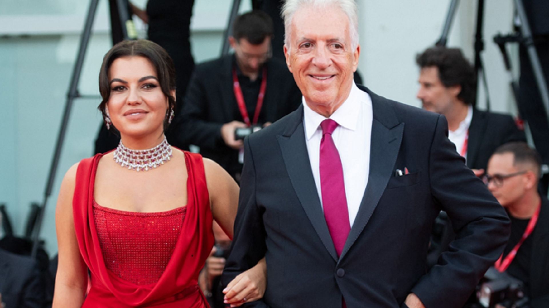 Ce scrie presa străină despre „românca patriotă” care a ajuns soția miliardarului Piero Ferrari. Un gest al Rominei i-a cucerit total