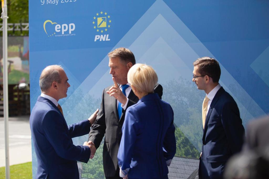 Rareș Bogdan, întrevedere cu Angela Merkel la Sibiu: „Locul nostru este în prima linie”