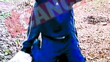 Un politist agata femei cu arma din dotare