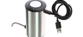 Dedeman vinde la reducere un dispozitiv electric pentru vin. Încărcare USB-C și preț puțin peste 50 LEI