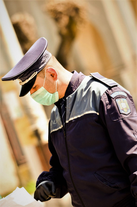 Polițiștii aflați în prima linie în timpul pandemiei au primit bonusuri