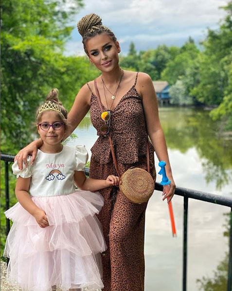 Misha, într-un costum de baie decupat în zonele intime! Poza incitantă a fost publicată după ce a făcut un gest emoționant pentru fostul soț, Connect-R