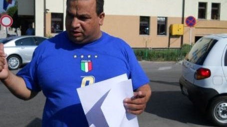 Fratele lui Bercea Mondial, Vasile Anghel, reţinut de poliţişti! Acesta a acuzat dureri de inimă în timpul audierilor