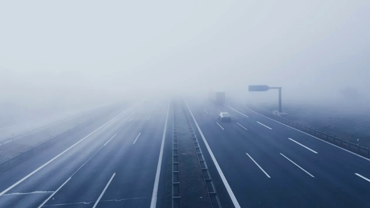 Alertă ANM! Cod galben de ceață în 10 județe. Vizibilitate sub 50 de metri în unele zone