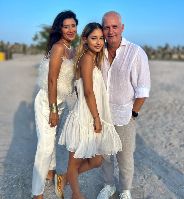 Au împreună o fiică superbă, Jasmine, care a împlinit acum câteva zile 19 ani