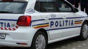 Arestare-bombă la Iași. O rudă îndepărtată a fostului președinte a fost prinsă cu valută falsă