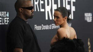 Soția lui Kanye West a uluit total la premiile Grammy 2025. Abia vezi rochia de pe ea