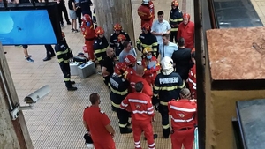 Alertă la metrou! Un bărbat a murit după ce a căzut în fața trenului la Piața Unirii