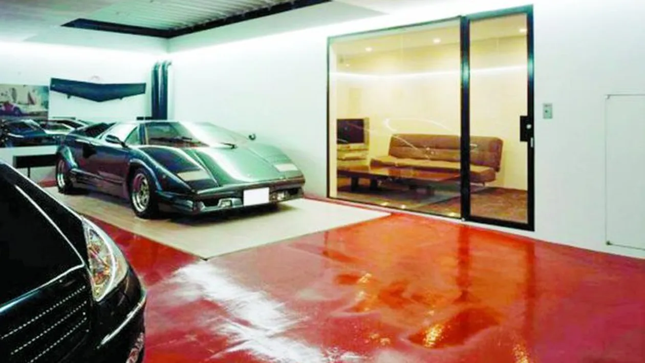 Isi parcheaza masinile in sufragerie