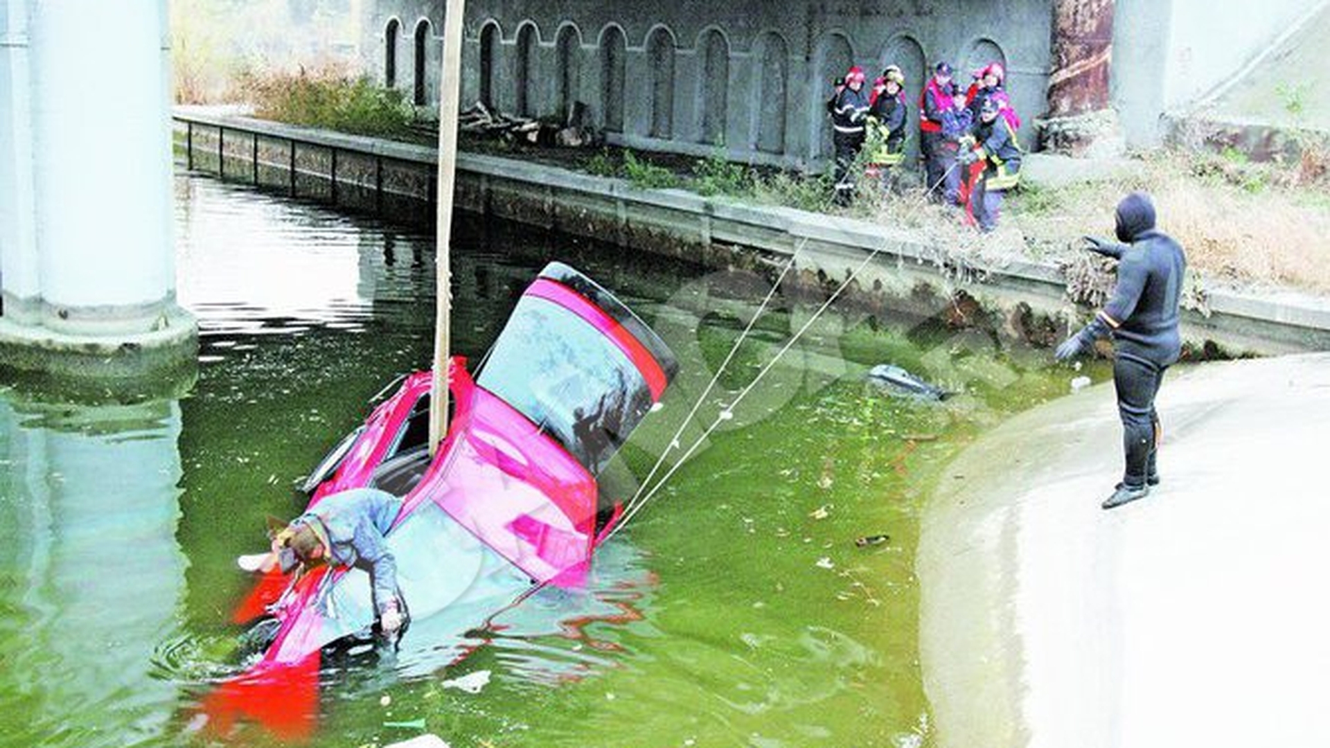 Concluzie ingrozitoare a politistilor in cazul accidentului teribil din Floreasca! A murit incercand sa iasa din masina scufundata
