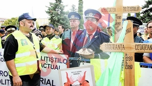 Politistii nu dau amenzi cat sunt in greva