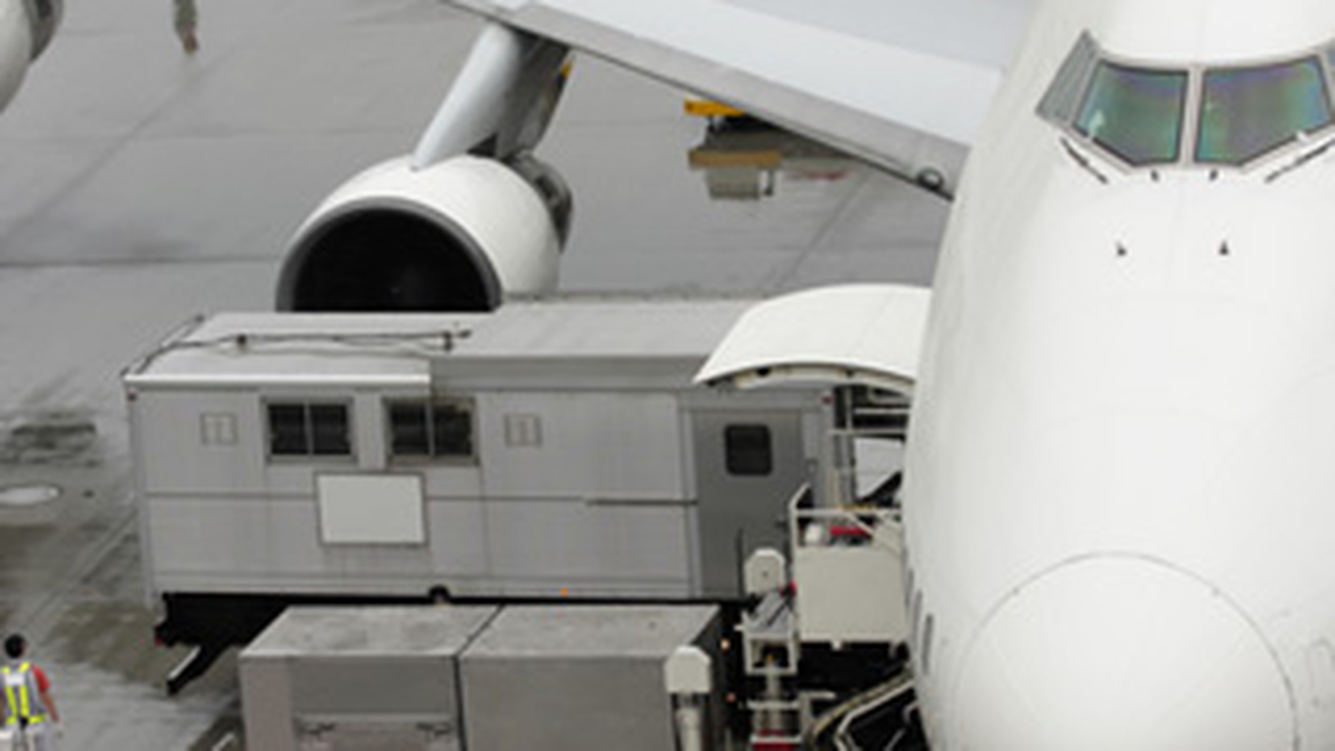 Amenintare cu bomba intr-un avion care plecase din Paris spre Atlanta!