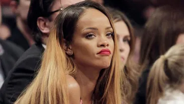 Imaginile care iti vor taia respiratia! Rihanna, complet naturala, intr-un costum de baie minuscul