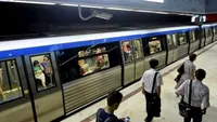 Adevărul din spatele fotografiei! Ce se întâmplă cu acest bătrân care vine zi de zi la metrou