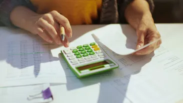 Vești bune pentru români: întreținerea ar putea scădea. Proiectul a fost depus la Senat