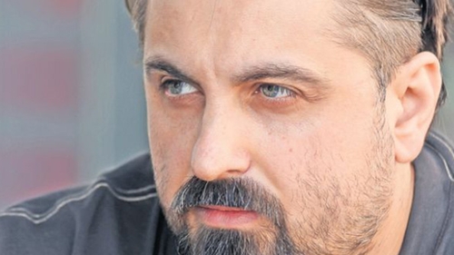 S-a rupt lanţul de iubire! Petru Mircea şi-a lăsat baltă iubita chiar de ziua ei!