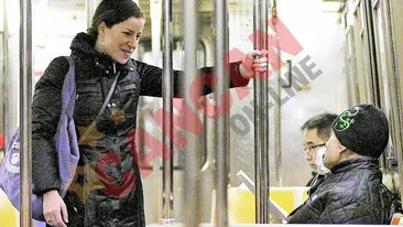 Michael Douglas este star la Hollywood, dar merge cu metroul