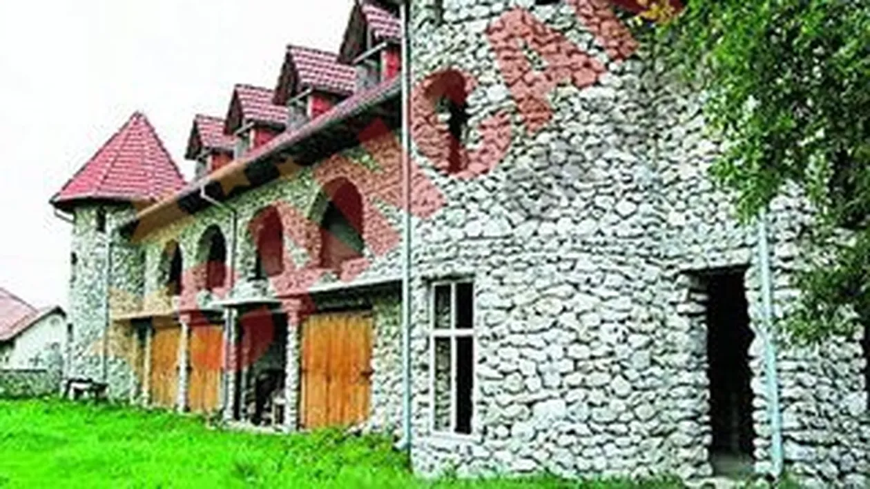 Si-a facut castel dintr-un munte de piatra