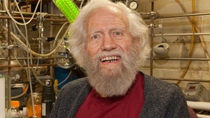 Alexander Shulgin, supranumit "naşul pilulei ecstasy", a incetat din viata: "A murit inconjurat de membrii familiei"