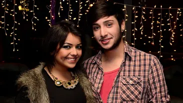 Aylin Cadir i-a dat de munca surorii mai mici! A angajat-o ca make-up artist si o introduce in showbiz!