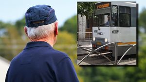 Scrisoarea lui Alfred, un pensionar de 63 de ani, pentru Poliția Română. Experiența trăită în tramvaiul 5 din București l-a marcat: „Realitatea bate filmul”