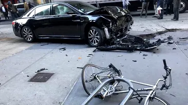 Panică la New York : o maşină neagră a lovit pietonii de pe trotuar. Până acum sunt şase victime!