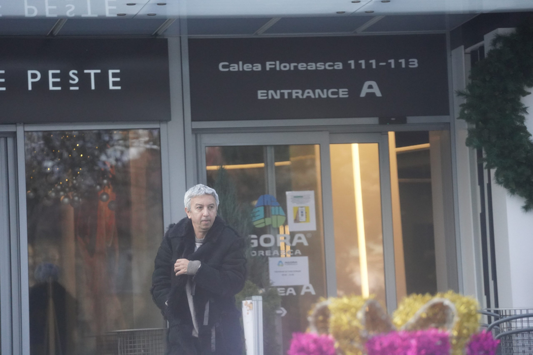 Dan Diaconescu și-a condus fiica în ”Floreasca”, apoi a plecat la o întâlnire cu un partener