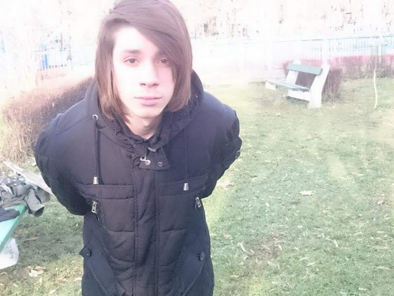 Prietenii adolescentului din Oradea, decapitat de tren, i-au transmis mesajele sfâşietoare:”O să îmi lipseşti…“