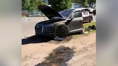 Un Audi Q7 s-a rupt în două, într-un accident înfiorător petrecut în Zalău! Ce s-a întâmplat cu șoferul