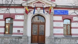 Anchetă la un colegiu din Buzău. Un profesor de informatică le recomanda elevilor să devină asasini plătiți
